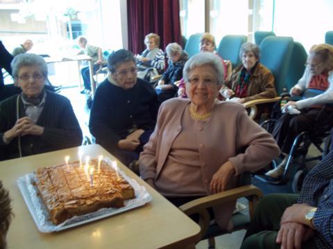 Celebrando un cumpleaños en la Residencia San José