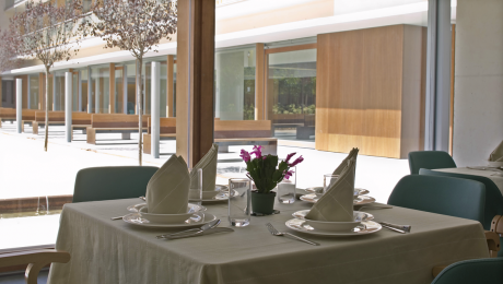 El comedor, con vistas al jardín