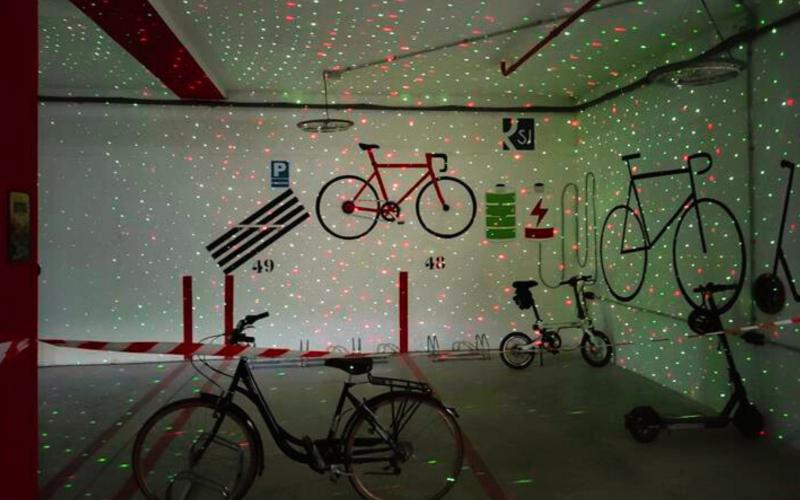Parking para bicicletas y patines eléctricos. 