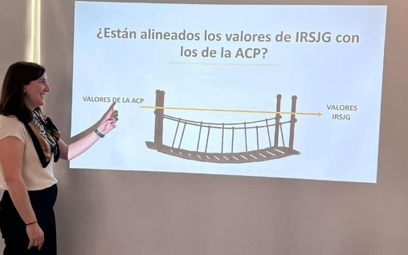 Jornada de trabajo con profesionales de todas las áreas de la Residencia, de donde salió el Grupo Promotor.